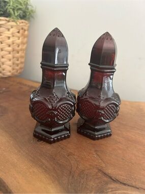 Vintage Avon Cape Cod 1876 Ruby Red Glass Salt & Pepper Colonial Dinnerware